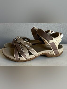 Teva Tirra, two toned brown, adjustable closure. Women’s size 10.